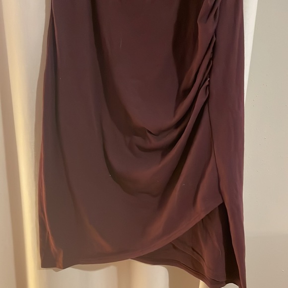 Knee length marón knit dress. - Picture 3 of 4